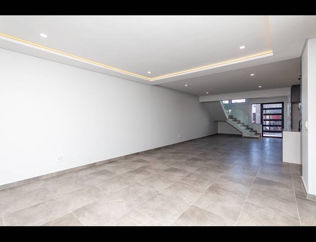 4 BEDROOM FREEHOLD FOR SALE IN SANDOWN